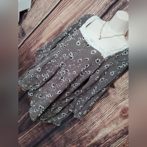 2for$25 Maurices Floral Brown Women's Top Size XXL - Picture 2 of 6